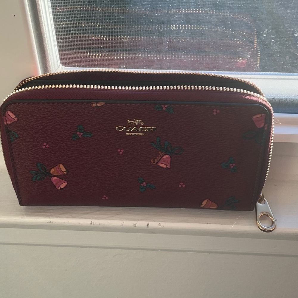 Coach Maroon Wallet with Floral Design- great Christmas gift. - Picture 5 of 6